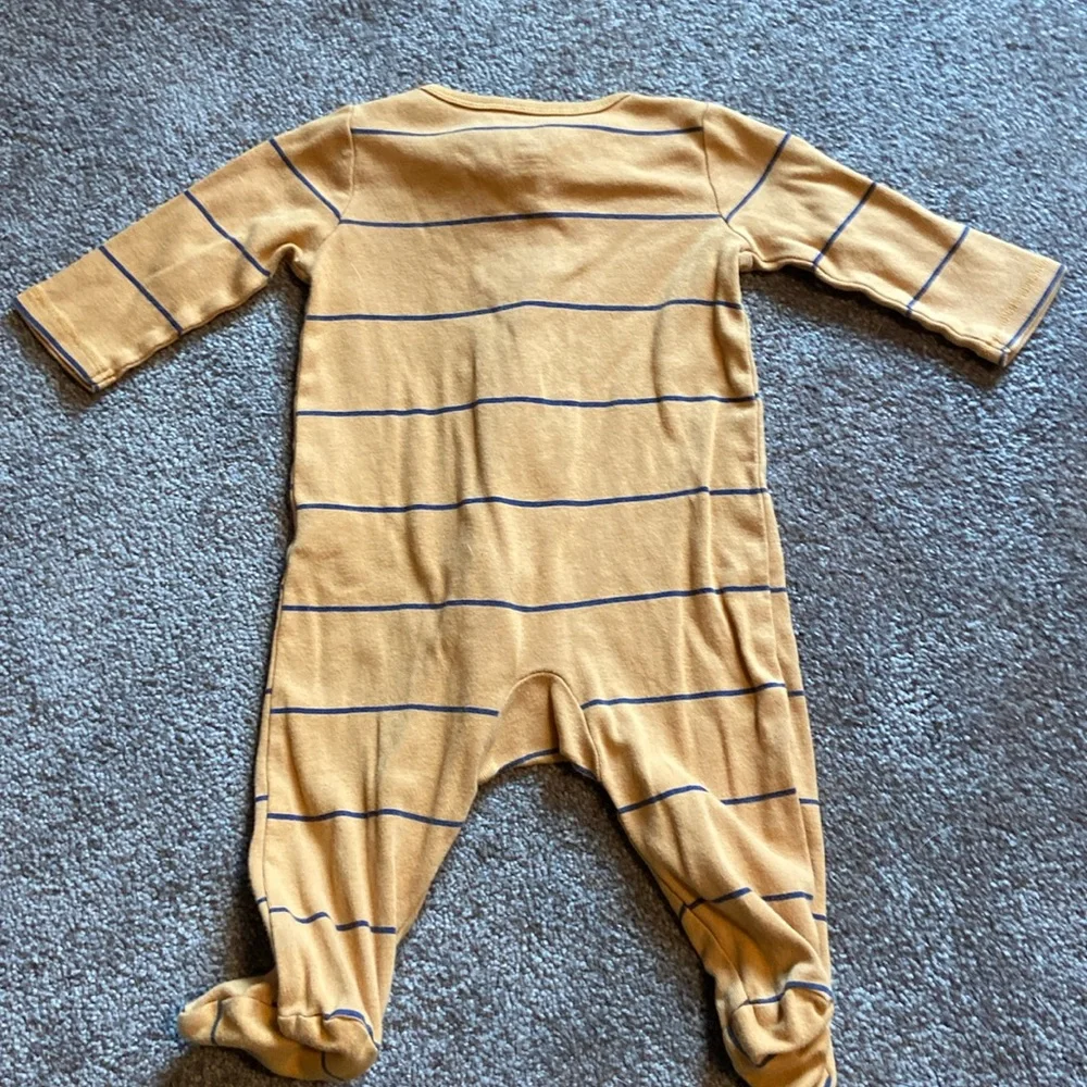 Carter’s 2 Infant Size 6 Months Boys Outfits Playsuits Football & Stripes